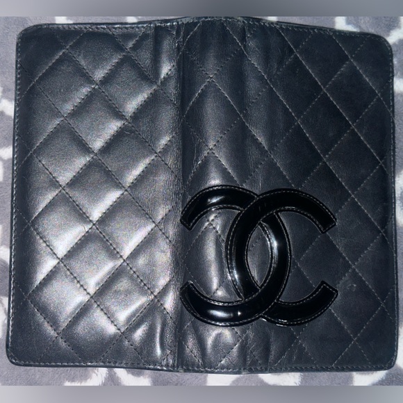 CHANEL Cambon Quilted Leather Bi-Fold Wallet with Pink Interior - Picture 3 of 6
